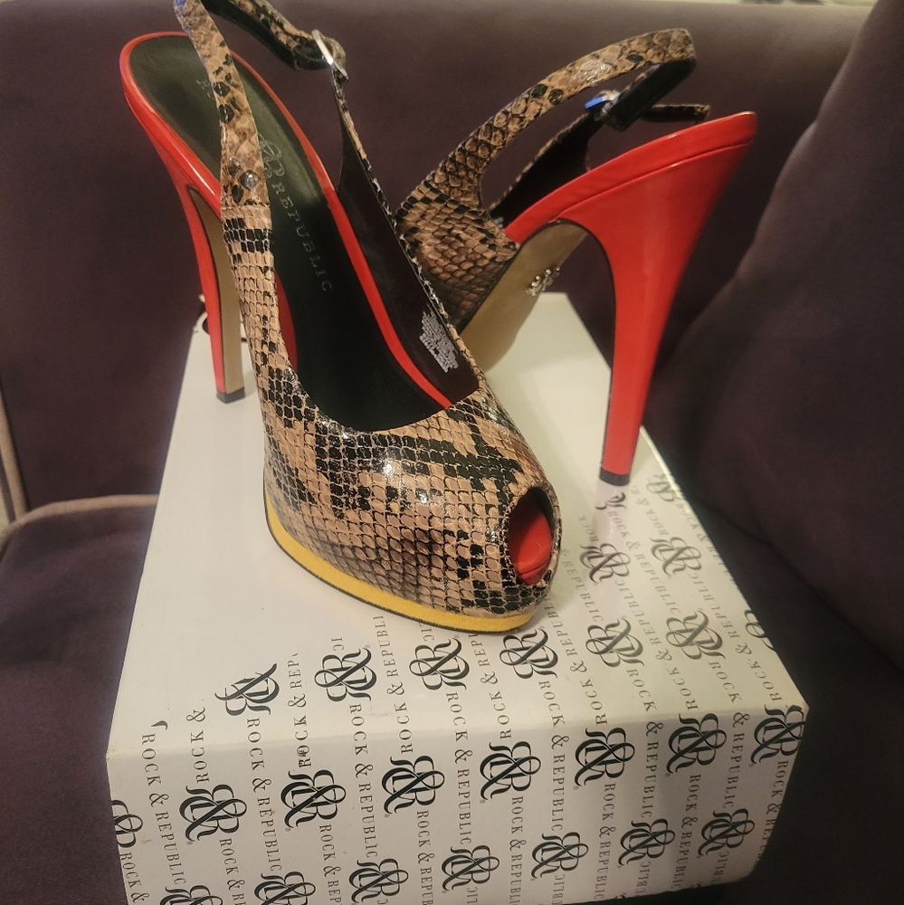 Snake skin slingback platform heels